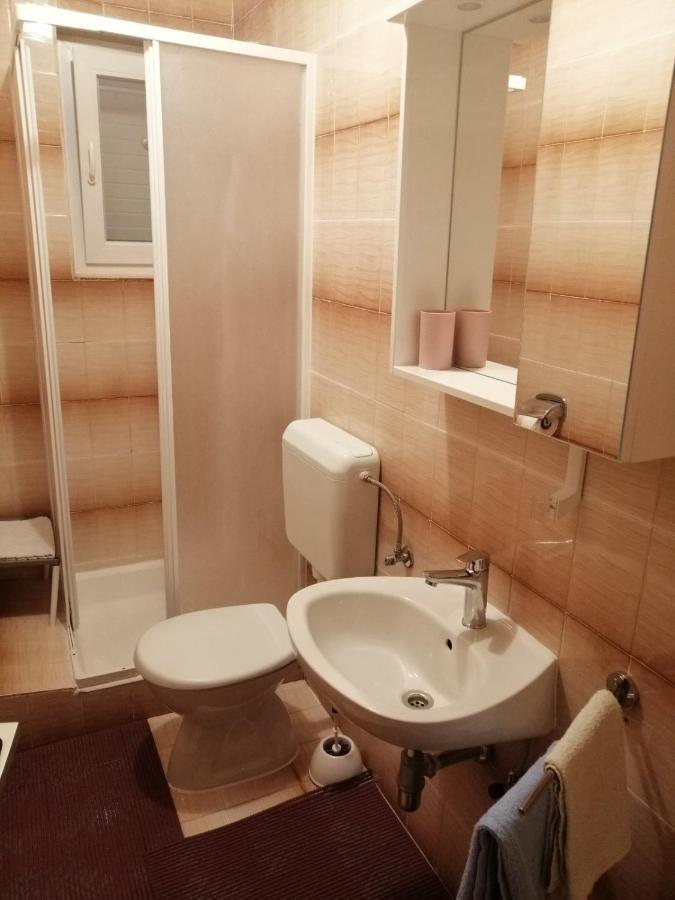 Smjestajni Objekt Padovan Banjol Esterno foto